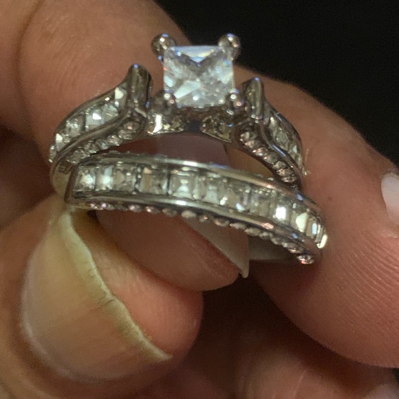 Ring - Picture 4 of 7